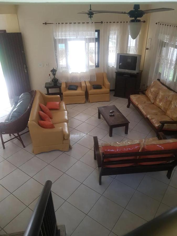 סקווארמה Belissima Casa Em Itauna A 300 Metros Da Praia מראה חיצוני תמונה